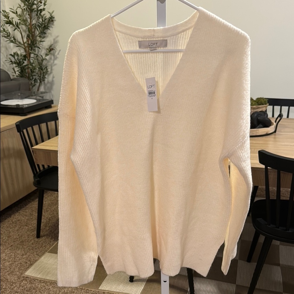 LOFT Cream V-Neck Sweater Soft Knit NWT